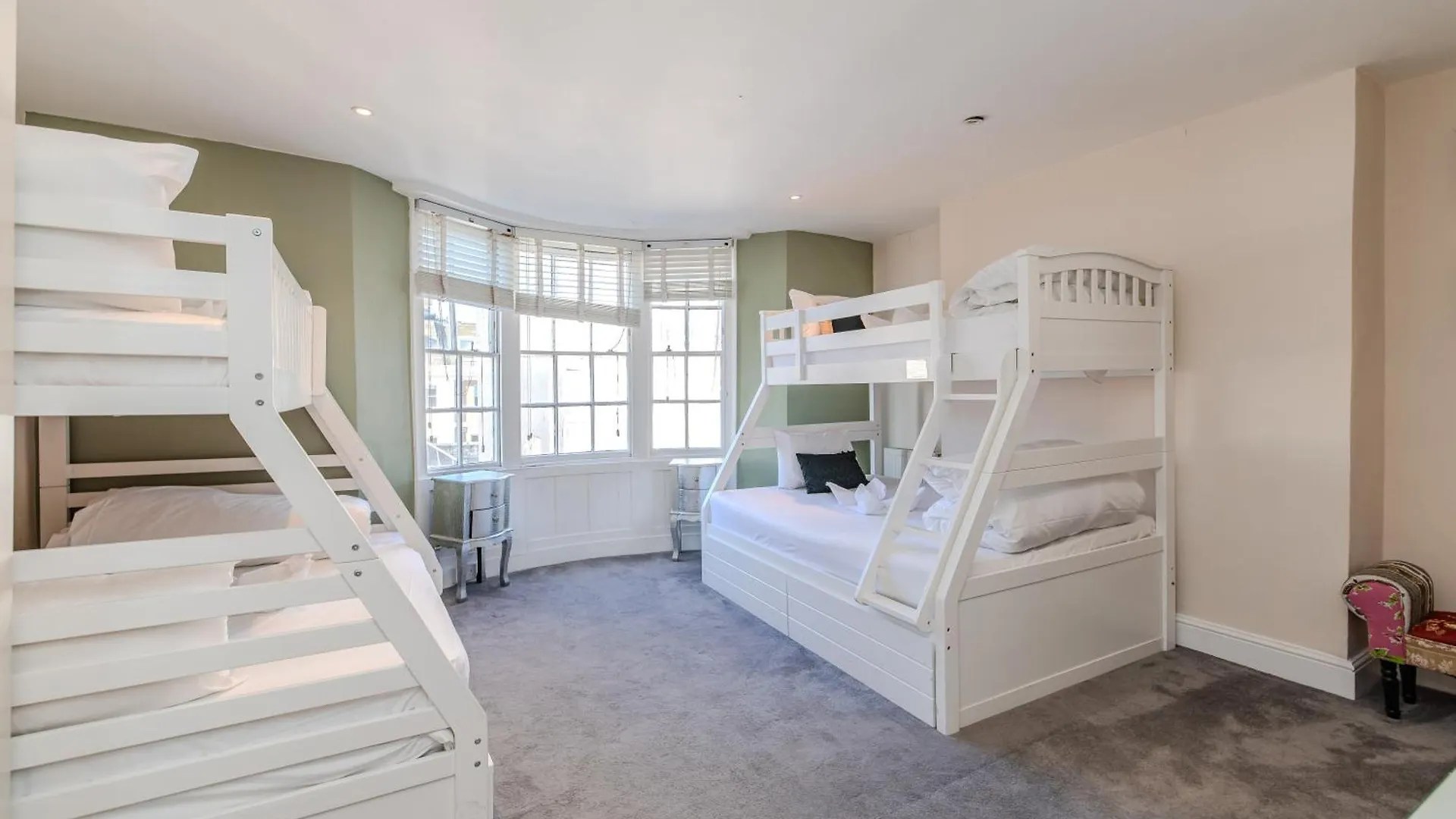 Spacious Brighton Beach Town House I Stag Do & Hen Party Welcome 0*,  United Kingdom