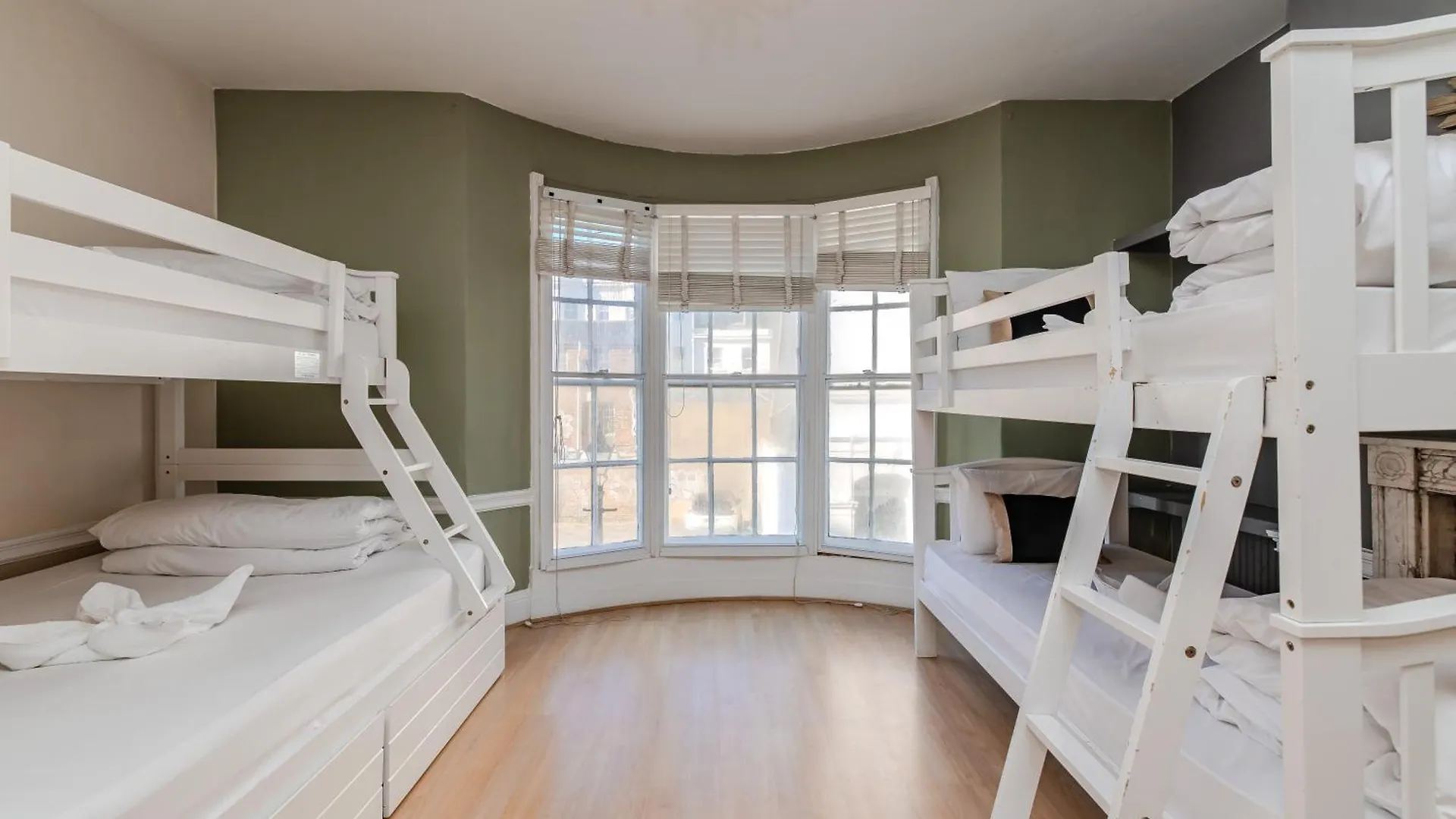 Apartment Spacious Brighton Beach Town House I Stag Do & Hen Party Welcome United Kingdom