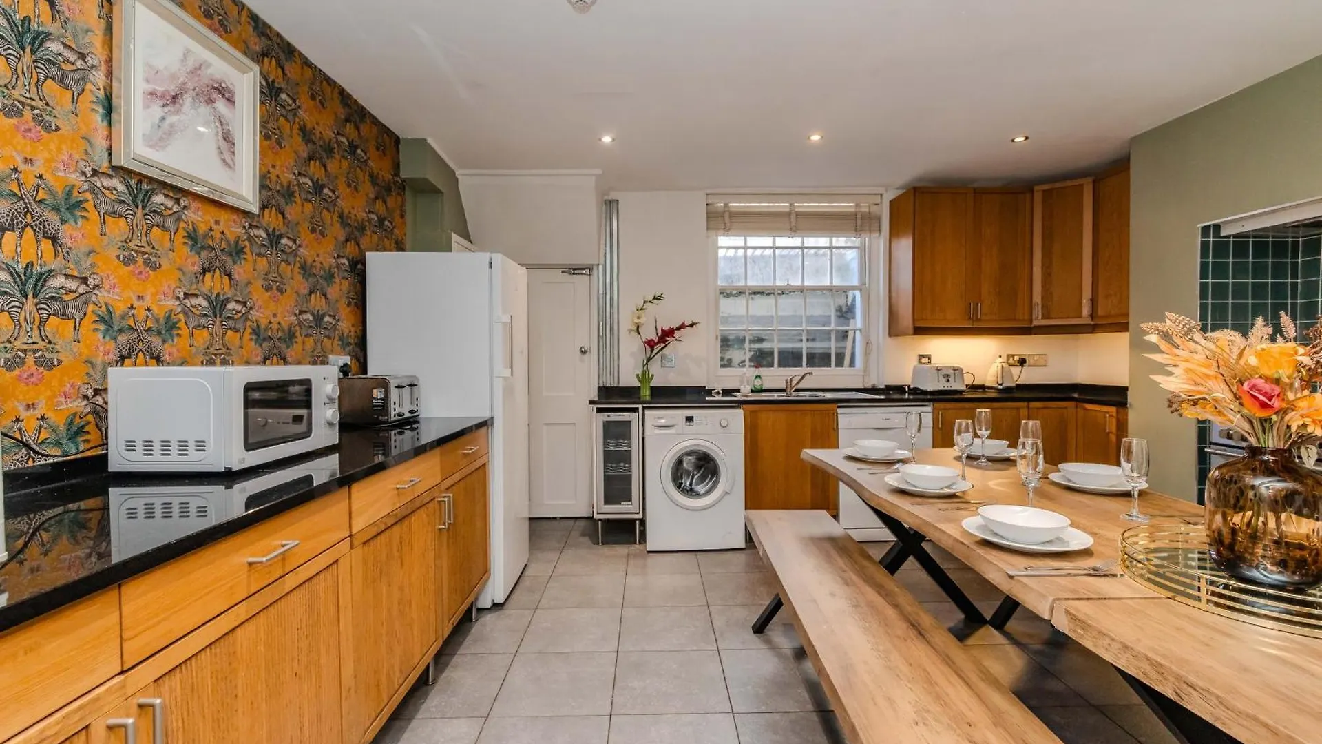 Spacious Brighton Beach Town House I Stag Do & Hen Party Welcome 0*,  United Kingdom