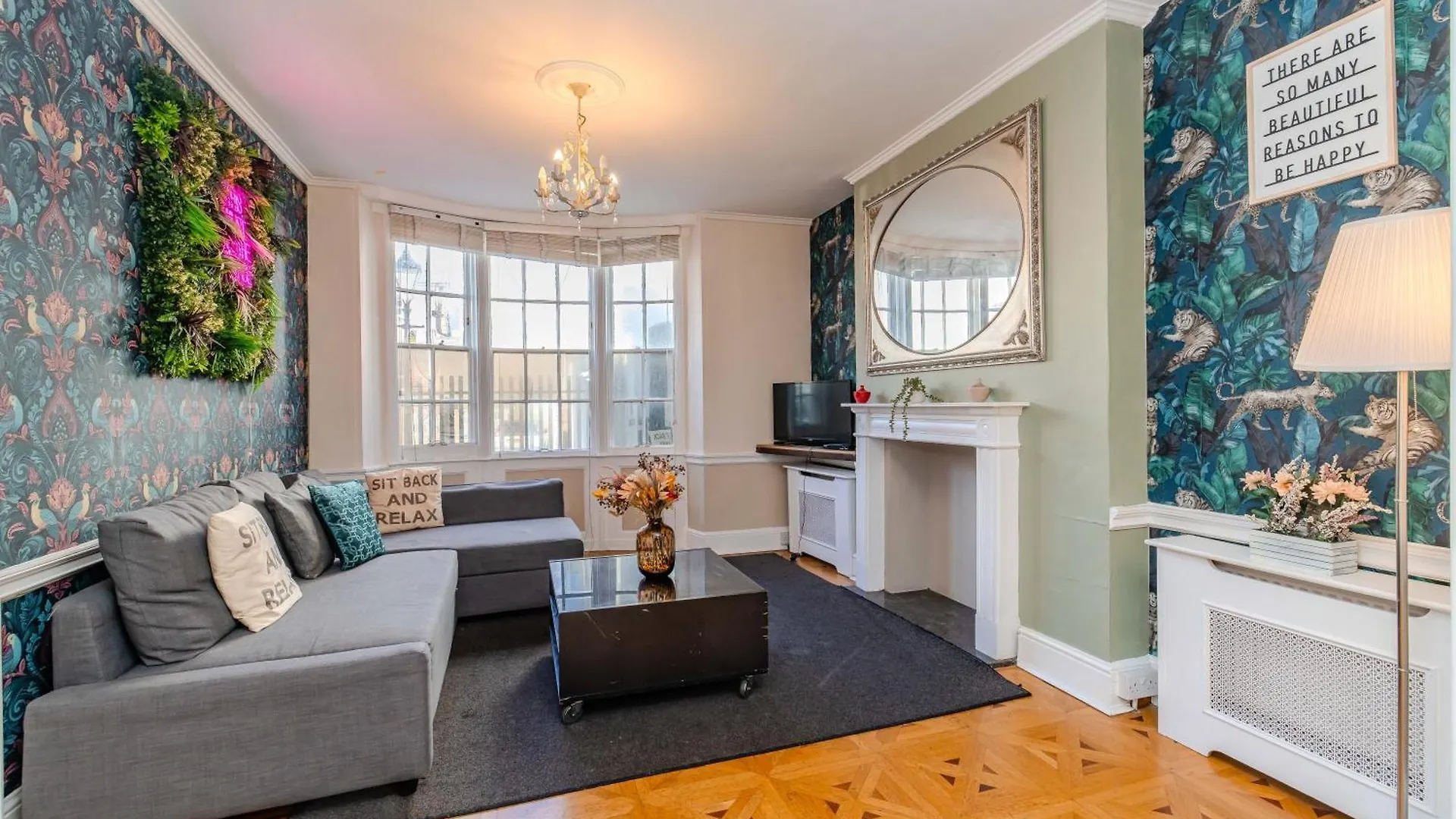 Spacious Brighton Beach Town House I Stag Do & Hen Party Welcome Apartment